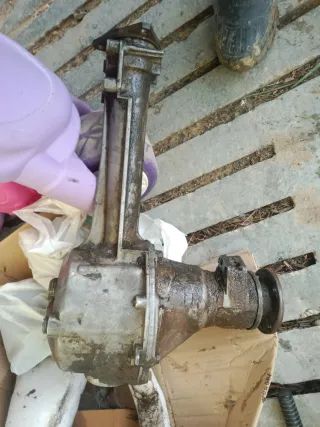 Diferenciar del cuatro por cuatro delante de Suzuk