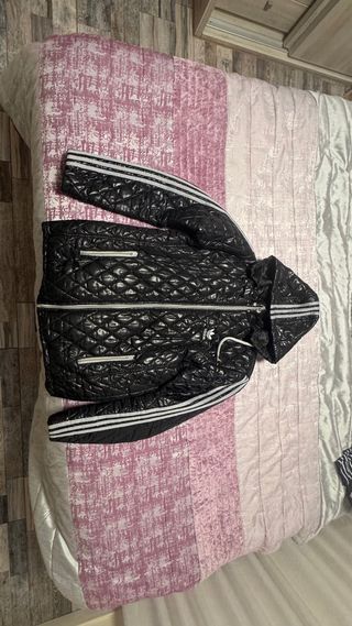 Chaqueta Adidas Negra con Capucha