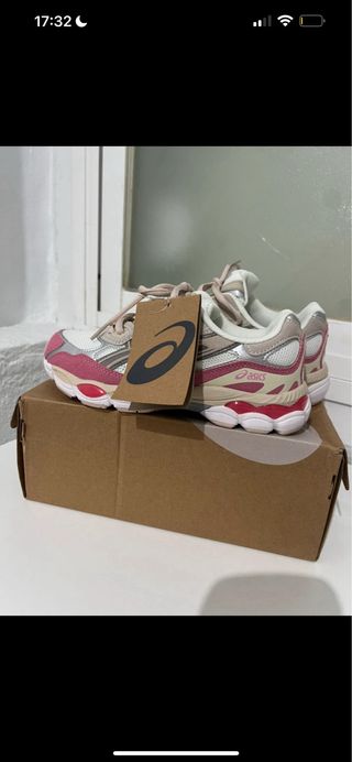 Asics Beige y Rosa