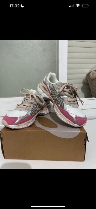Asics Beige y Rosa