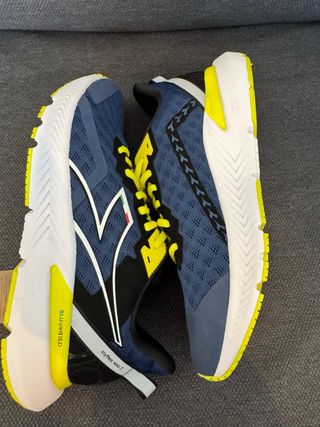 Zapatillas Diadora Mythos Volo 3 Azul/Amarillo