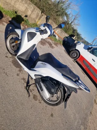 Moto Honda Blanca