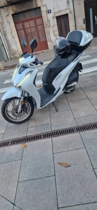 Moto Honda Blanca
