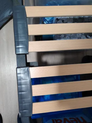 Somier 90cm con patas y colchón