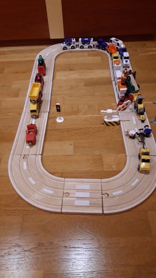 Circuito de coches de madera