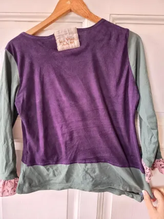 Camiseta Ian Mosh verde y morada