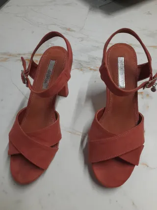 Sandalias naranjas tacón talla 38
