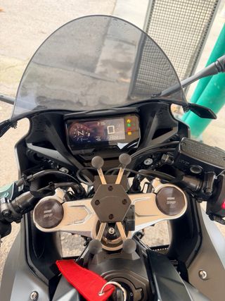 Honda CBR 650R Negra año 2023 29.000 km