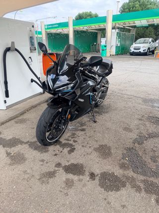 Honda CBR 650R Negra año 2023 29.000 km