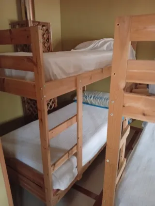 2 Literas de madera!! 4 colchones!!