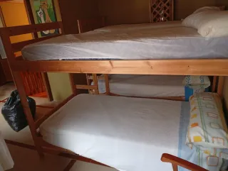 2 Literas de madera!! 4 colchones!!