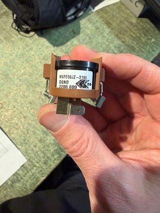 Relé PTC Arrancador Compresor Bosch 00617926