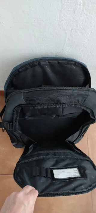 Mochila TARGUS para portátil hasta 19" como nueva.