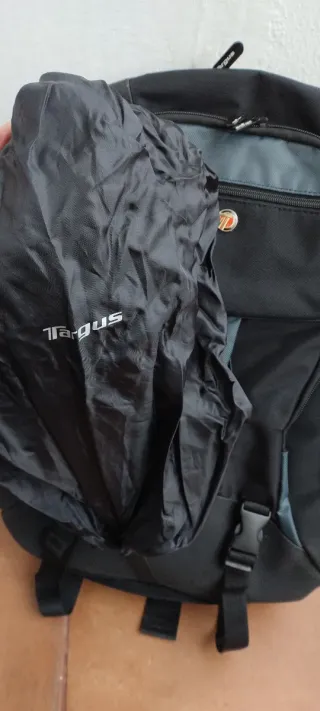 Mochila TARGUS para portátil hasta 19" como nueva.