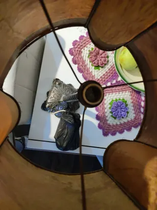 Lámpara antigua y mapa de Navarra