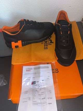 Zapatillas Hermès Negras y Naranjas Nuevas