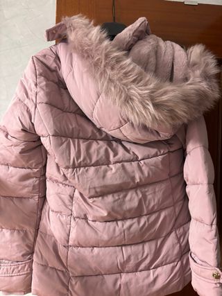 Chaquetón rosa El Corte Inglés con capucha