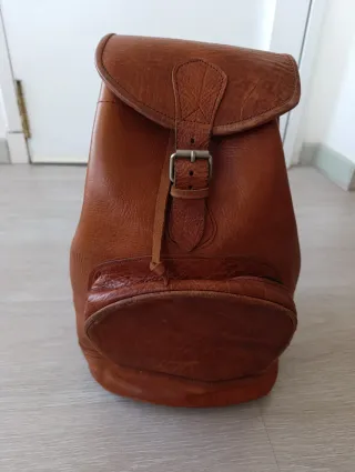 Mochila de piel marrón