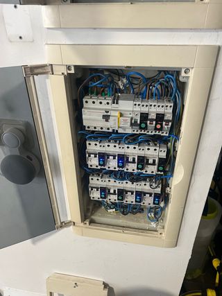 ELECTRICIDAD A DOMICILIO EN MADRID