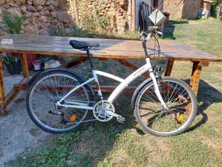 Bicicleta B'Twin Blanca