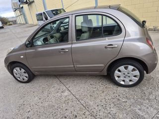 Nissan Micra 2005 PEGATINA "B"