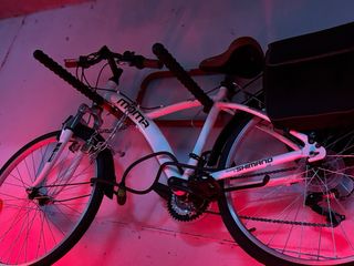 Bicicleta Híbrida Moma 28 Blanca