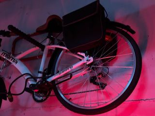 Bicicleta Híbrida Moma 28 Blanca