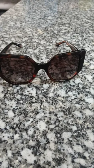 Gafas de sol Guess mujer marrones y negras