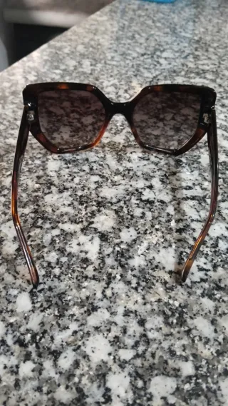 Gafas de sol Guess mujer marrones y negras