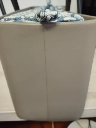 Bolso O bag beige con interior azul