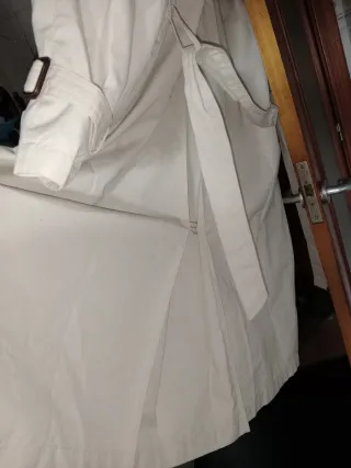 Gabardina caballero blanca