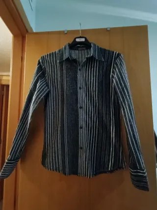 Lote 2 Camisas Talla M  a 1€ cada una