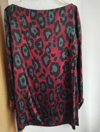 Blusa Zara Seda Animal Print Burdeos y Negro