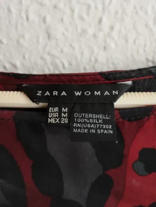 Blusa Zara Seda Animal Print Burdeos y Negro