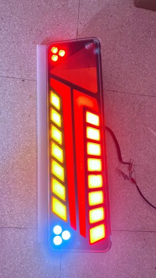 Piloto trasero izquierdo grande tamaño