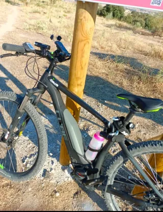 Bicicleta eléctrica e-mtb Cube Acid Hybrid One 500