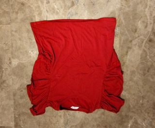 Camiseta roja con volantes Mango Teen