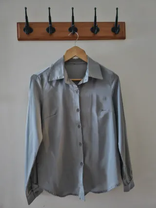 Camisas de seda rosa y verde