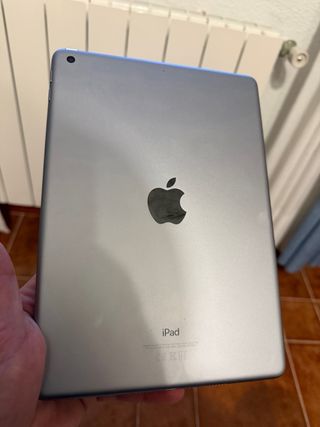 iPad 6ª Gen 32GB Plata