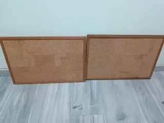 Tablero de corcho con marco de madera