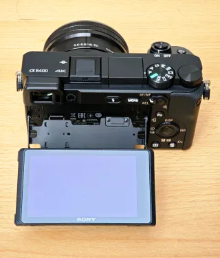 Cámara Sony a6400 + Objetivo 16-50mm OSS