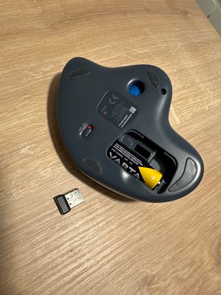 Logitech M570 Trackball Inalámbrico USB