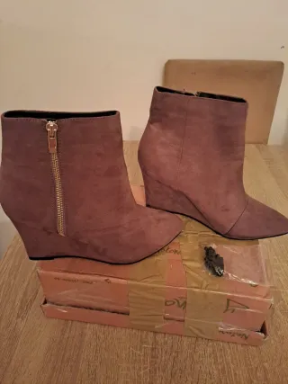 Botines de cuña nuevos sin estrenar