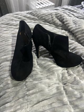 Botines Maripaz Negros Tacón