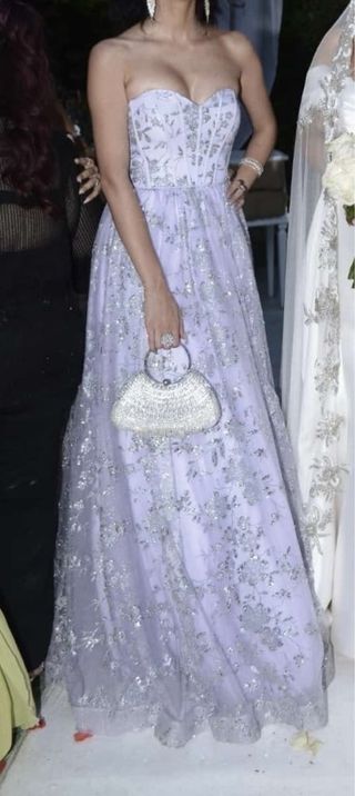 Vestido de fiesta púrpura y  plateado