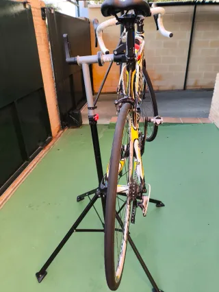 Bicicleta de carretera marca Mendiz