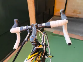 Bicicleta de carretera marca Mendiz