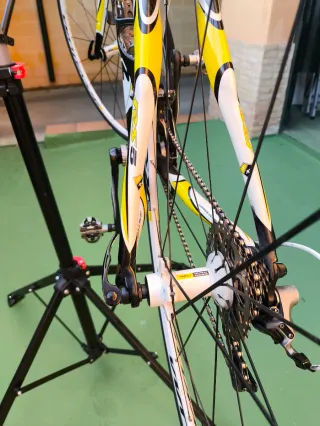 Bicicleta de carretera marca Mendiz