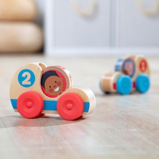 MELISSA & DOUG - COCHES DE CARRERAS DE MADERA