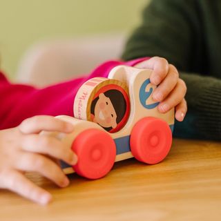 MELISSA & DOUG - COCHES DE CARRERAS DE MADERA